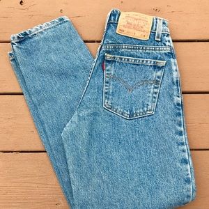 ❤️sale❤️ Vintage high waisted 550 Levi jeans